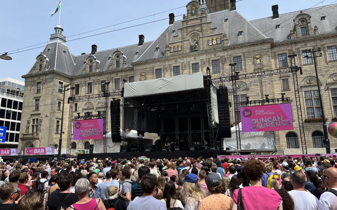 Ruim 30.000 bezoekers in Rotterdam voor Roze Zaterdag